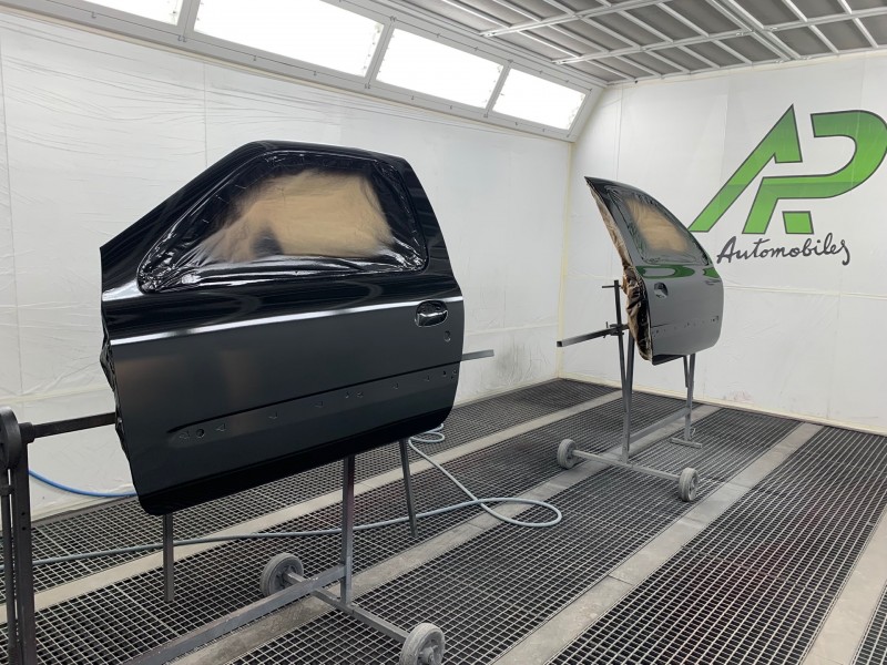 Peinture complète Clio 2 RS 182 dans notre garage à Ollioules var